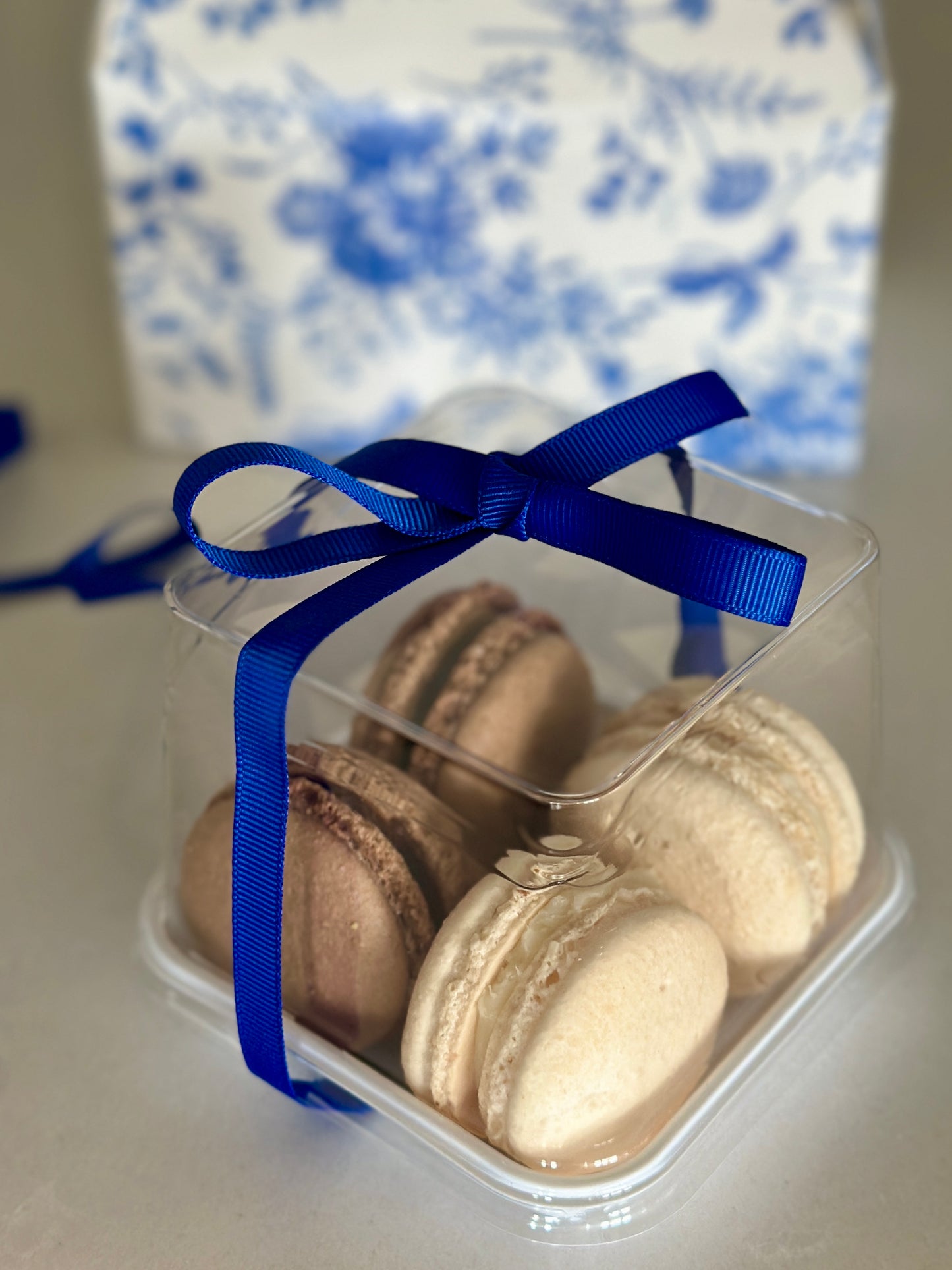 Box of 4 macarons