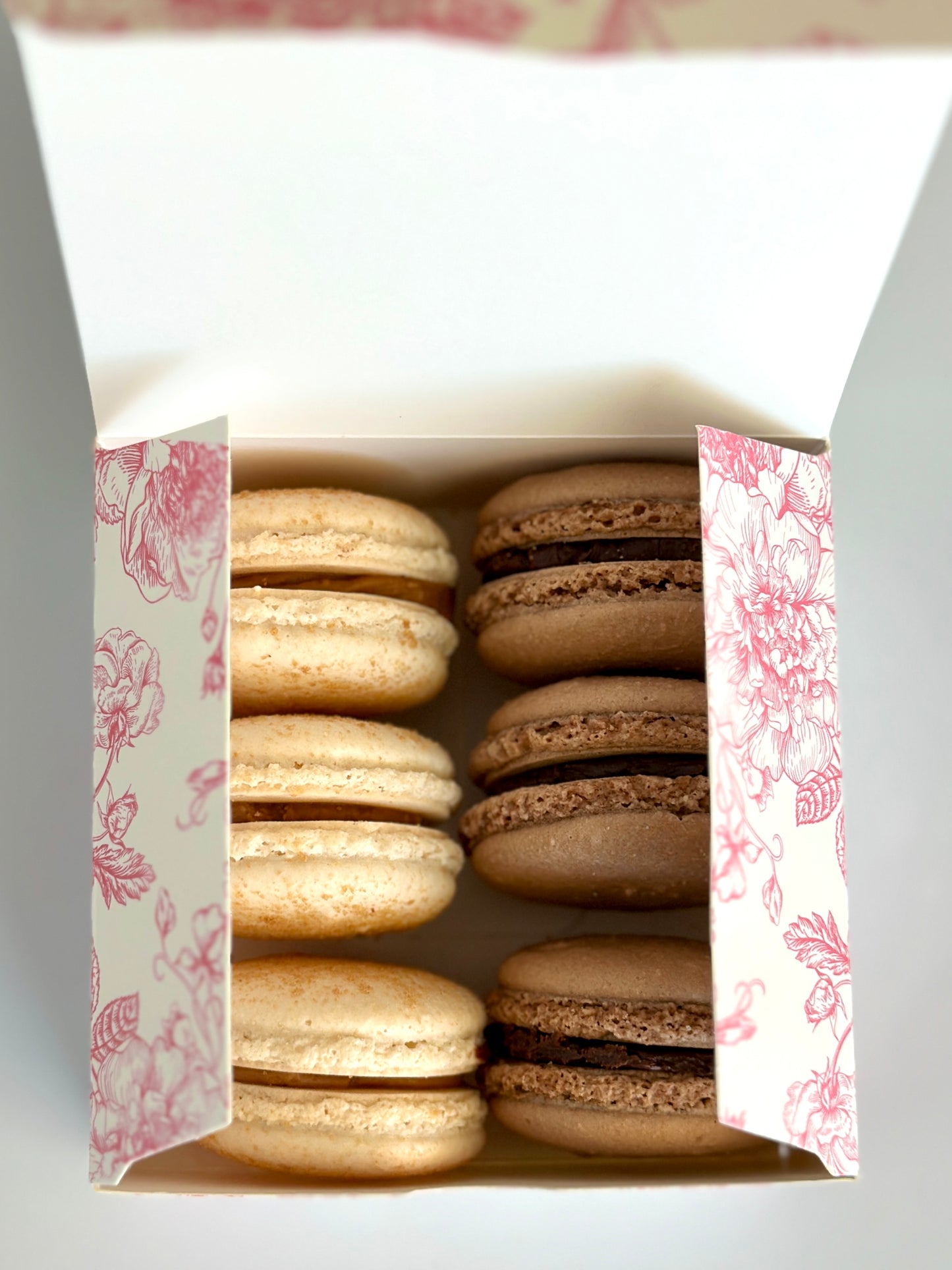 Box of 6 macarons (Pink)